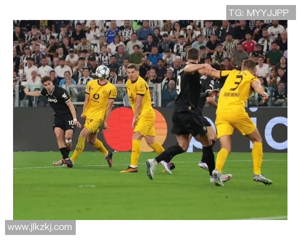 多特蒙德球迷暴力事件导致欧冠客场禁赛三场并罚款五十万欧元